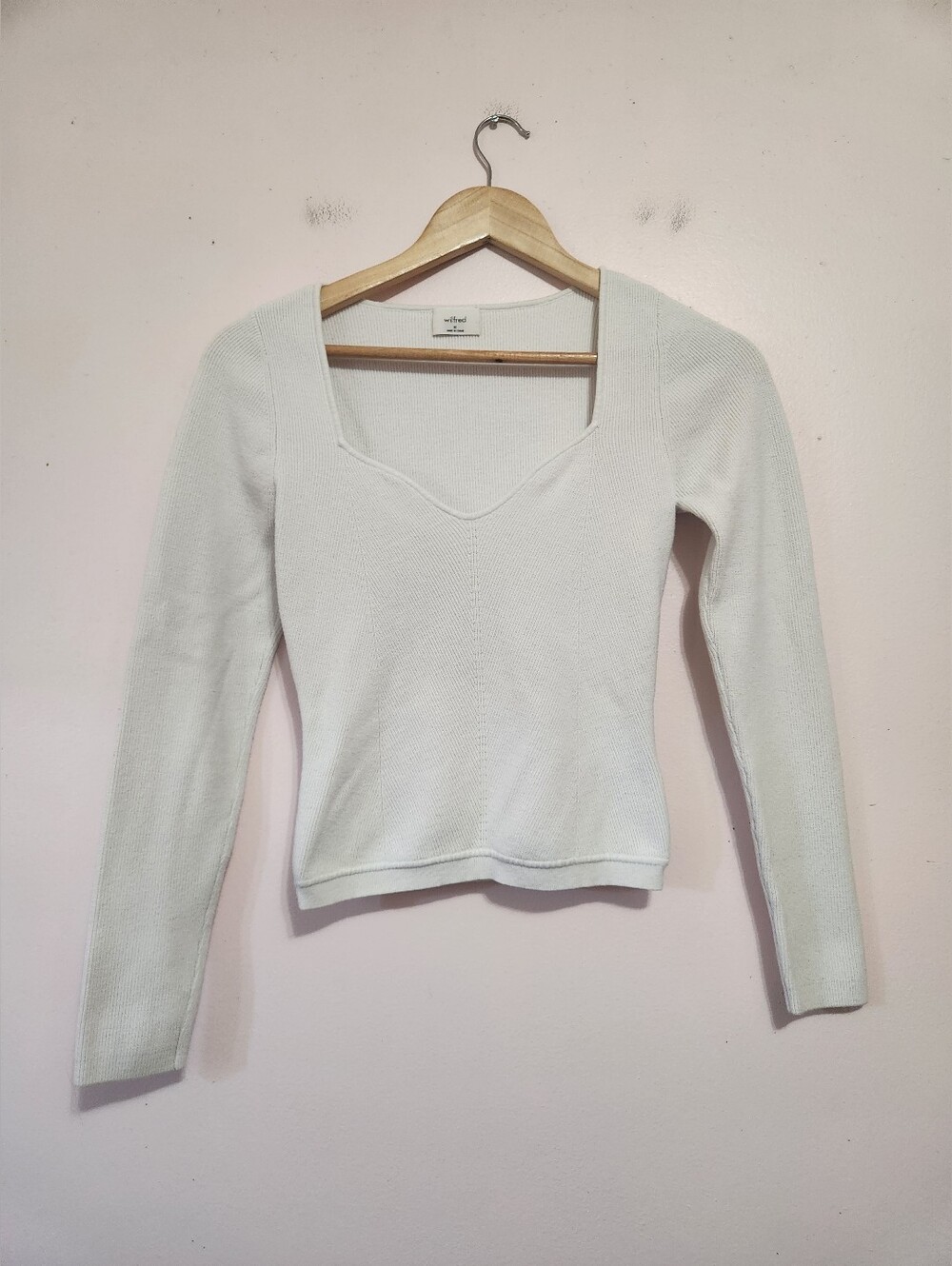 Aritzia Wilfred Sculpt Knit Sweetheart Longsleeve Cream Minimalist Ribbed Top M